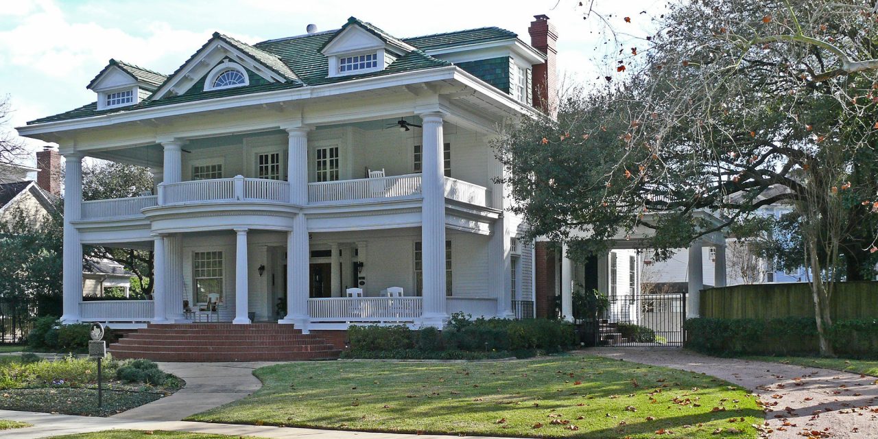 Comparing The Top Courses To Get Your Online Real Estate License in Texas